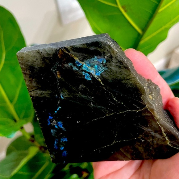 Labradorite polished and raw slab. Rocks crystals minerals - Picture 5 of 6